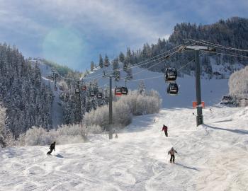Skiing in Aspen Colorado