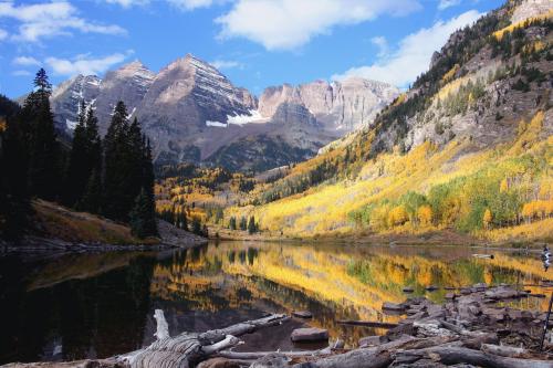 Maroon Bells and Lake in Fall Maroon Bells and Lake in Fall